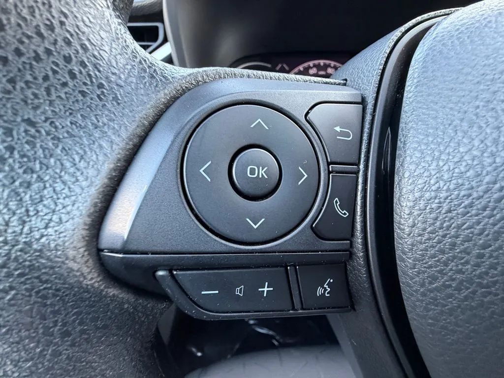 2023 Toyota RAV4 XLE - Photo 22