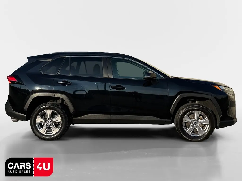 2023 Toyota RAV4 XLE - Photo 8