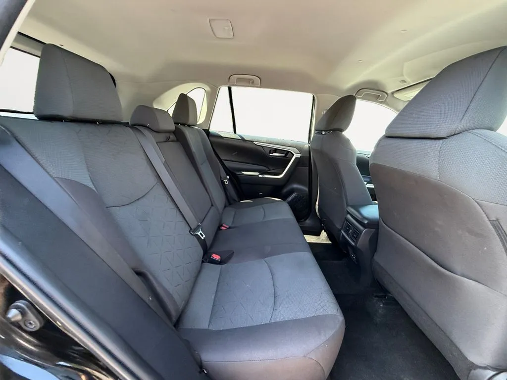 2023 Toyota RAV4 XLE - Photo 15