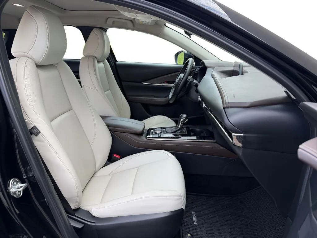 2023 Mazda CX-30 Premium - Photo 18