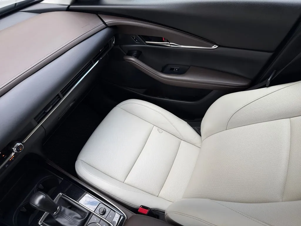 2023 Mazda CX-30 Premium - Photo 17