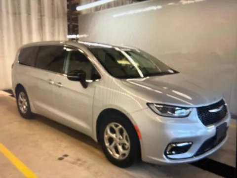 More photos of 2024 Chrysler Pacifica Limited at Cars 4 U LLC, TN
