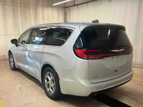 Photos of 2024 Chrysler Pacifica Limited for sale in Knoxville, TN at Cars 4 U LLC