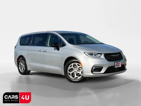 Silver 2024 Chrysler Pacifica Limited for sale in Knoxville, TN