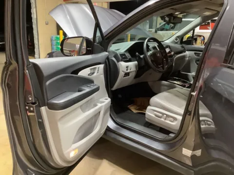 More photos of 2017 Honda Pilot Elite at Cars 4 U LLC, TN