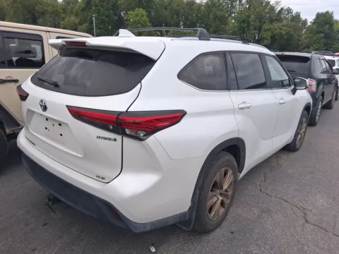 Another view of 2023 Toyota Highlander Hybrid Bronze Edition for sale in Knoxville, TN at Cars 4 U LLC