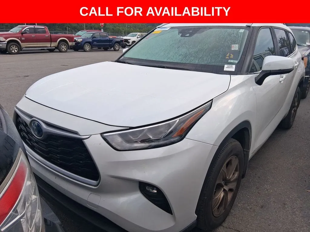 Unknown 2023 Toyota Highlander Hybrid Bronze Edition for sale in Knoxville, TN