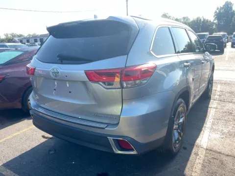 Another view of 2017 Toyota Highlander Limited Platinum for sale in Knoxville, TN at Cars 4 U LLC