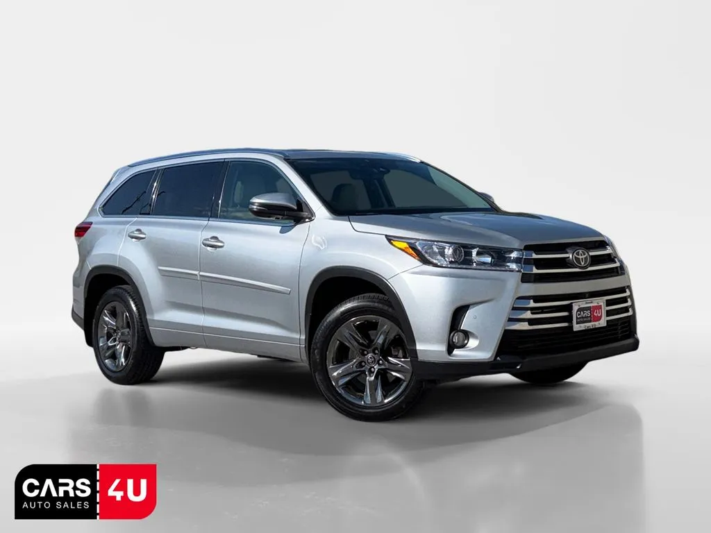 Silver 2017 Toyota Highlander Limited Platinum for sale in Knoxville, TN