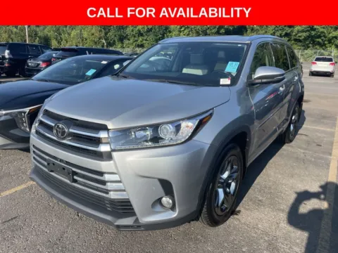 Silver 2017 Toyota Highlander Limited Platinum for sale in Knoxville, TN