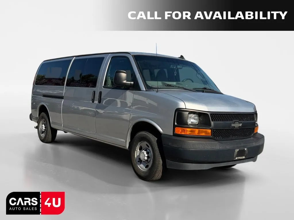 Silver 2017 Chevrolet Express 3500 LS for sale in Knoxville, TN