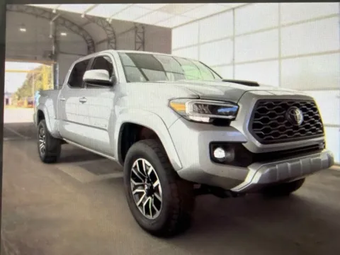 More photos of 2022 Toyota Tacoma TRD Sport at Cars 4 U LLC, TN