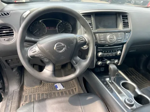 More photos of 2018 Nissan Pathfinder S at Cars 4 U LLC, TN