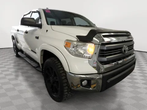 More photos of 2017 Toyota Tundra SR5 at Cars 4 U LLC, TN