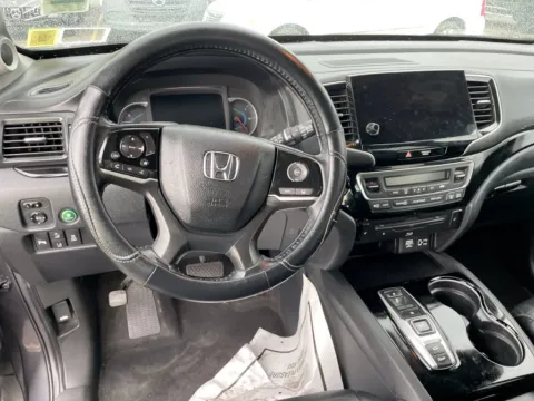 More photos of 2020 Honda Pilot Touring at Cars 4 U LLC, TN