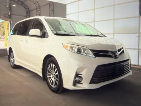 More photos of 2020 Toyota Sienna XLE at Cars 4 U LLC, TN