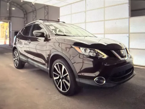 More photos of 2017 Nissan Rogue Sport SL at Cars 4 U LLC, TN