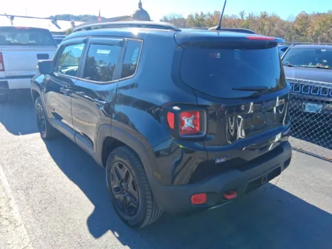 More photos of 2018 Jeep Renegade Trailhawk at Cars 4 U LLC, TN