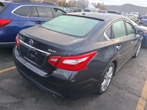 Another view of 2017 Nissan Altima 3.5 SL for sale in Knoxville, TN at Cars 4 U LLC