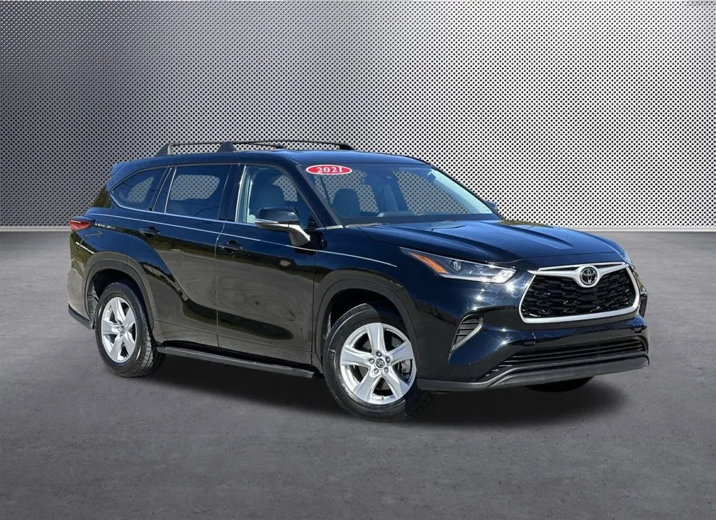 Used 2021 Toyota Highlander L for sale in Knoxville, TN at Cars 4 U ...