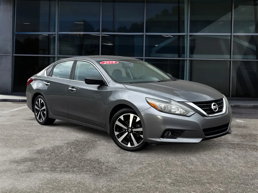2018 Nissan Altima 2.5 SR for sale in Knoxville, TN