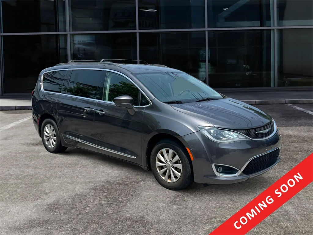 2017 Chrysler Pacifica Touring L for sale in Knoxville, TN