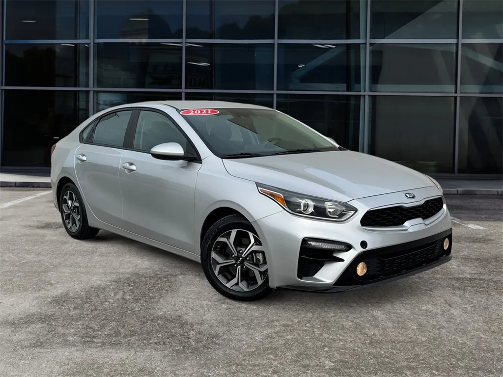 Silver 2021 Kia Forte LXS for sale in Knoxville, TN