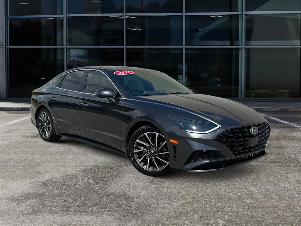 Gray 2021 Hyundai Sonata Limited for sale in Knoxville, TN