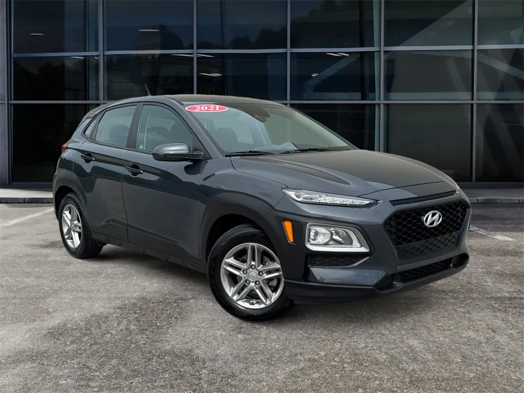 Gray 2021 Hyundai Kona SE for sale in Knoxville, TN