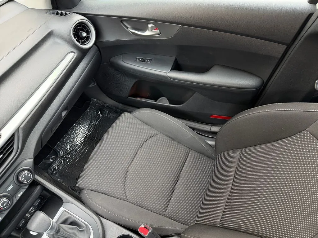 2020 Kia FORTE LXS - Photo 16