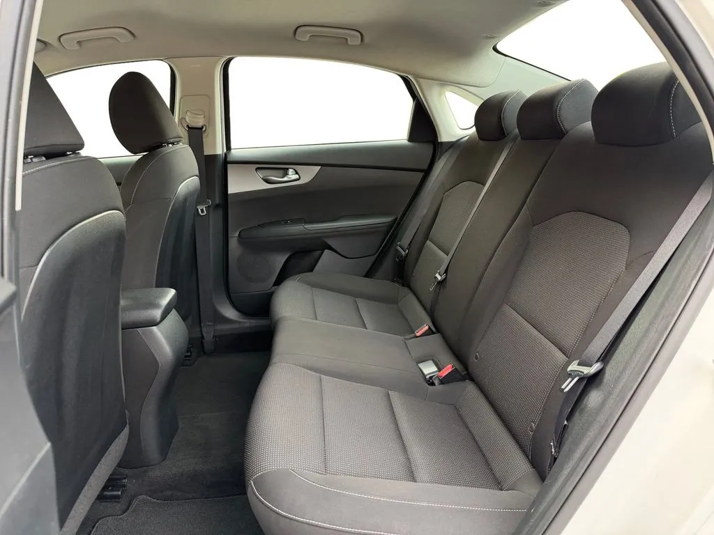 2020 Kia FORTE LXS - Photo 18