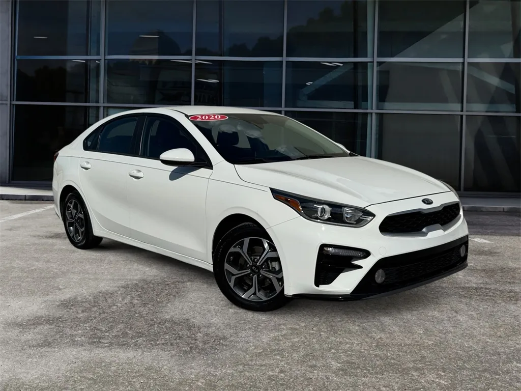 White 2020 Kia Forte LXS for sale in Knoxville, TN