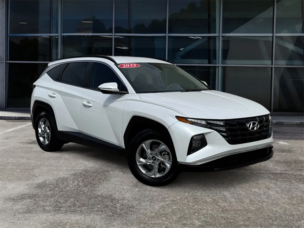 White 2022 Hyundai Tucson SEL for sale in Knoxville, TN