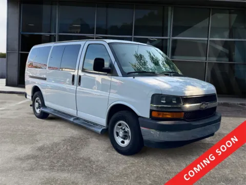 White 2017 Chevrolet Express 3500 LT for sale in Knoxville, TN