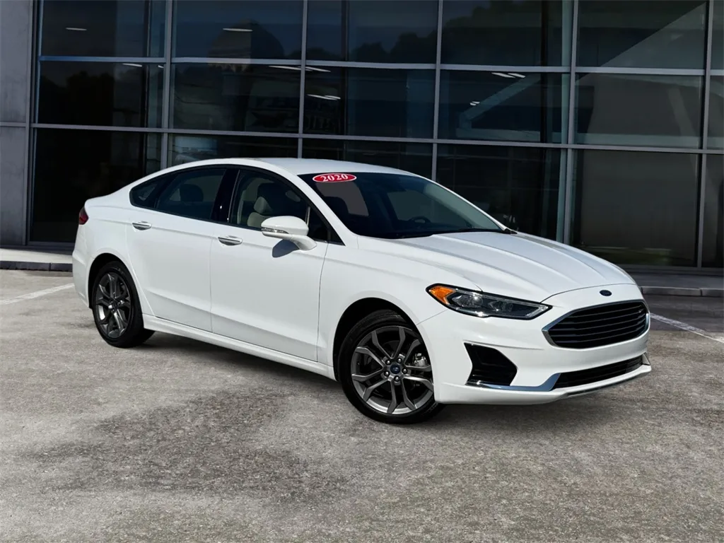 White 2020 Ford Fusion SEL for sale in Knoxville, TN