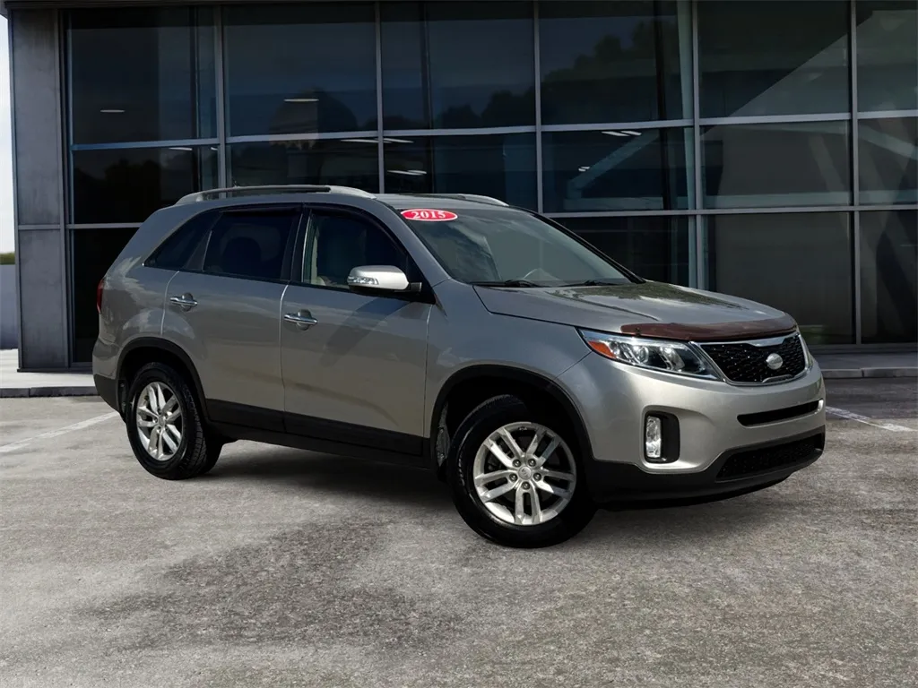 Gray 2015 Kia Sorento LX for sale in Knoxville, TN