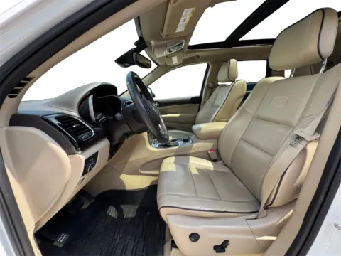 More photos of 2020 Jeep Grand Cherokee Overland at Cars 4 U LLC, TN