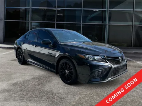Black 2021 Toyota Camry SE Nightshade for sale in Knoxville, TN