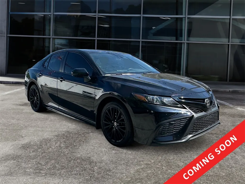 Black 2021 Toyota Camry SE Nightshade for sale in Knoxville, TN