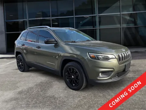 Green 2019 Jeep Cherokee Latitude for sale in Knoxville, TN