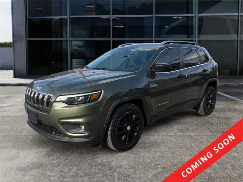 Photos of 2019 Jeep Cherokee Latitude for sale in Knoxville, TN at Cars 4 U LLC