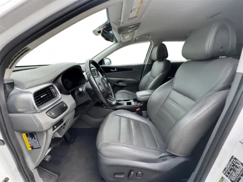 More photos of 2016 Kia Sorento EX at Cars 4 U LLC, TN