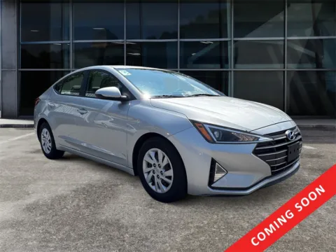 Silver 2019 Hyundai Elantra SE for sale in Knoxville, TN