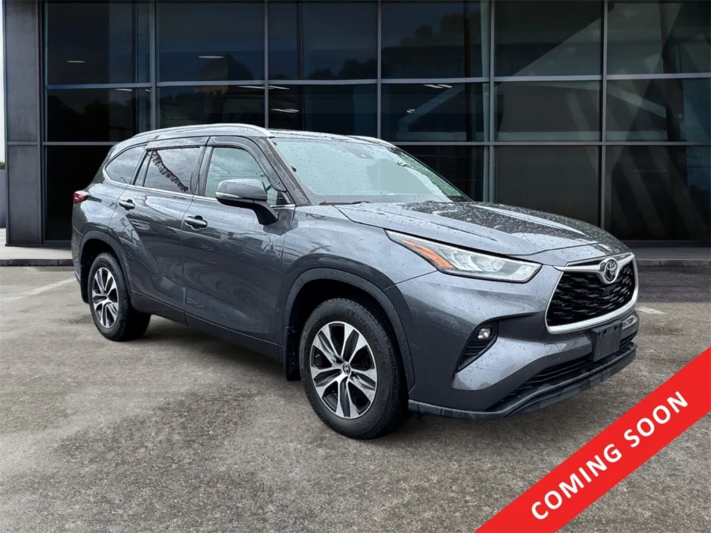 Used 2020 Toyota Highlander XLE for sale in Knoxville, TN at Cars 4 U ...
