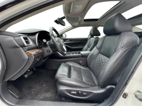 More photos of 2016 Nissan Maxima Platinum at Cars 4 U LLC, TN
