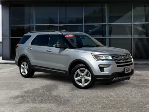 Silver 2018 Ford Explorer XLT for sale in Knoxville, TN