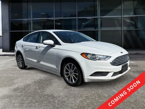 White 2017 Ford Fusion SE for sale in Knoxville, TN