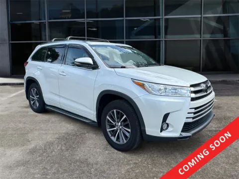 White 2018 Toyota Highlander XLE for sale in Knoxville, TN