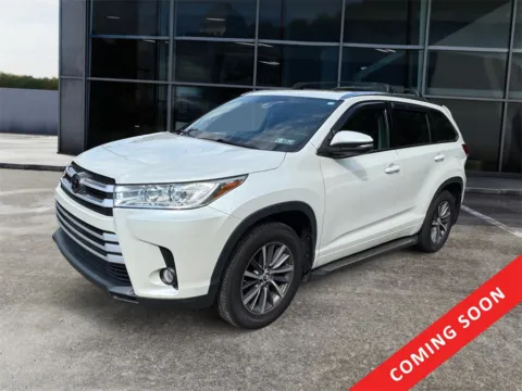 Photos of 2018 Toyota Highlander XLE for sale in Knoxville, TN at Cars 4 U LLC