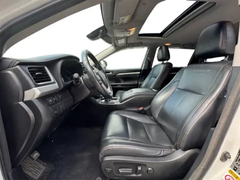 More photos of 2018 Toyota Highlander XLE at Cars 4 U LLC, TN